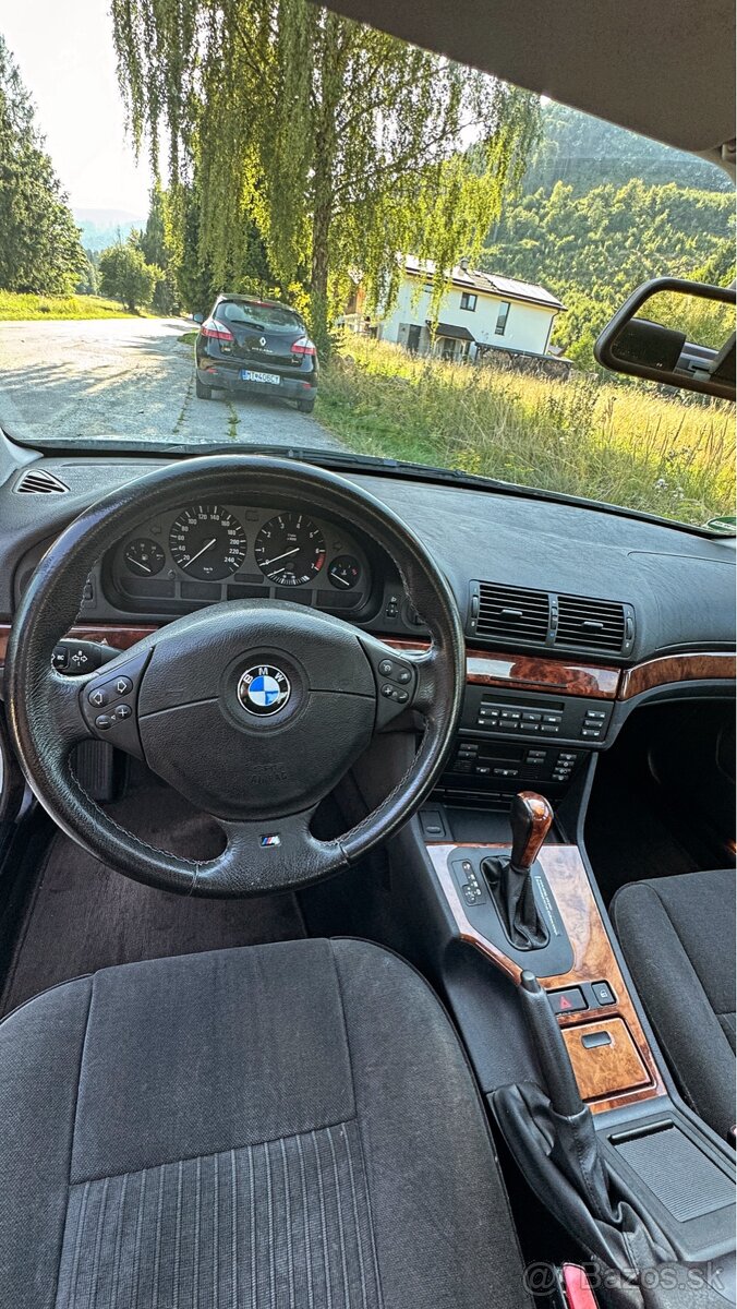 BMW e39 523i - 8