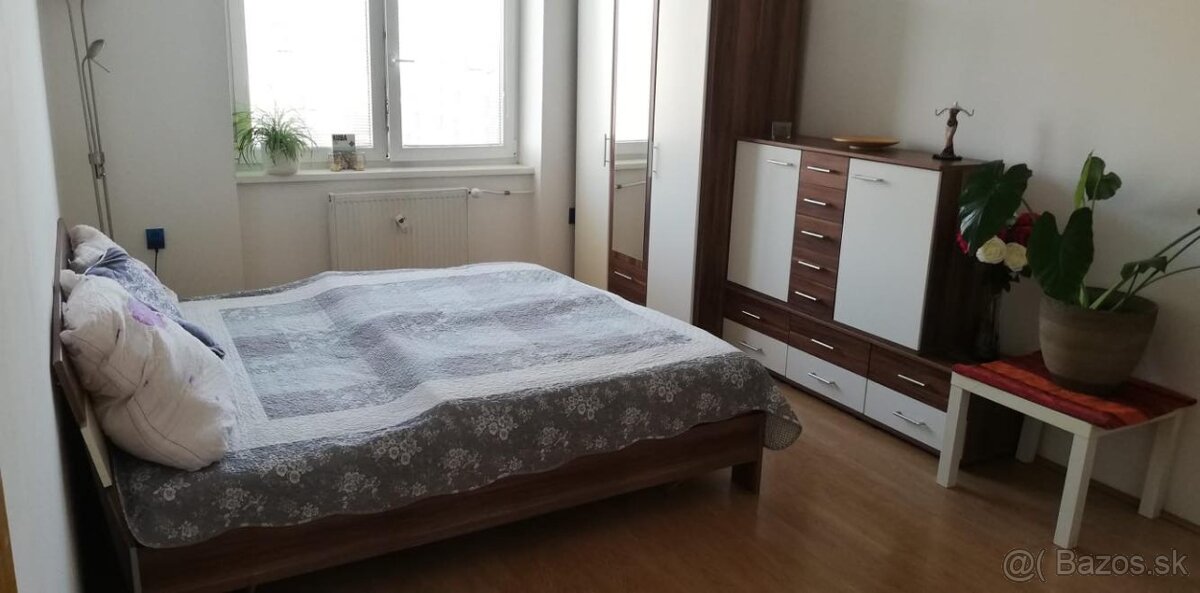 2 izbovy byt Bratislava-Nove mesto s 2 samostatnymi spalnami - 8