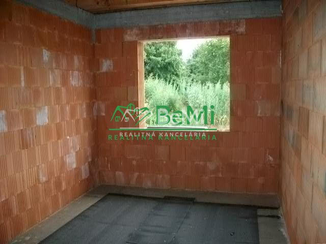 POSLEDÝ rodinný dom. NOVOSTAVBA rodinný dom Malý Lapáš (1038 - 8