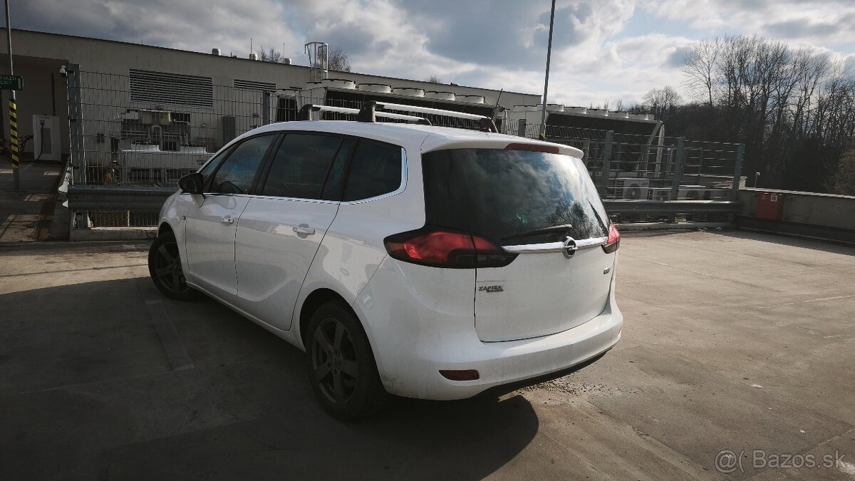 Opel Zafira Tourer Benzín LPG - 8