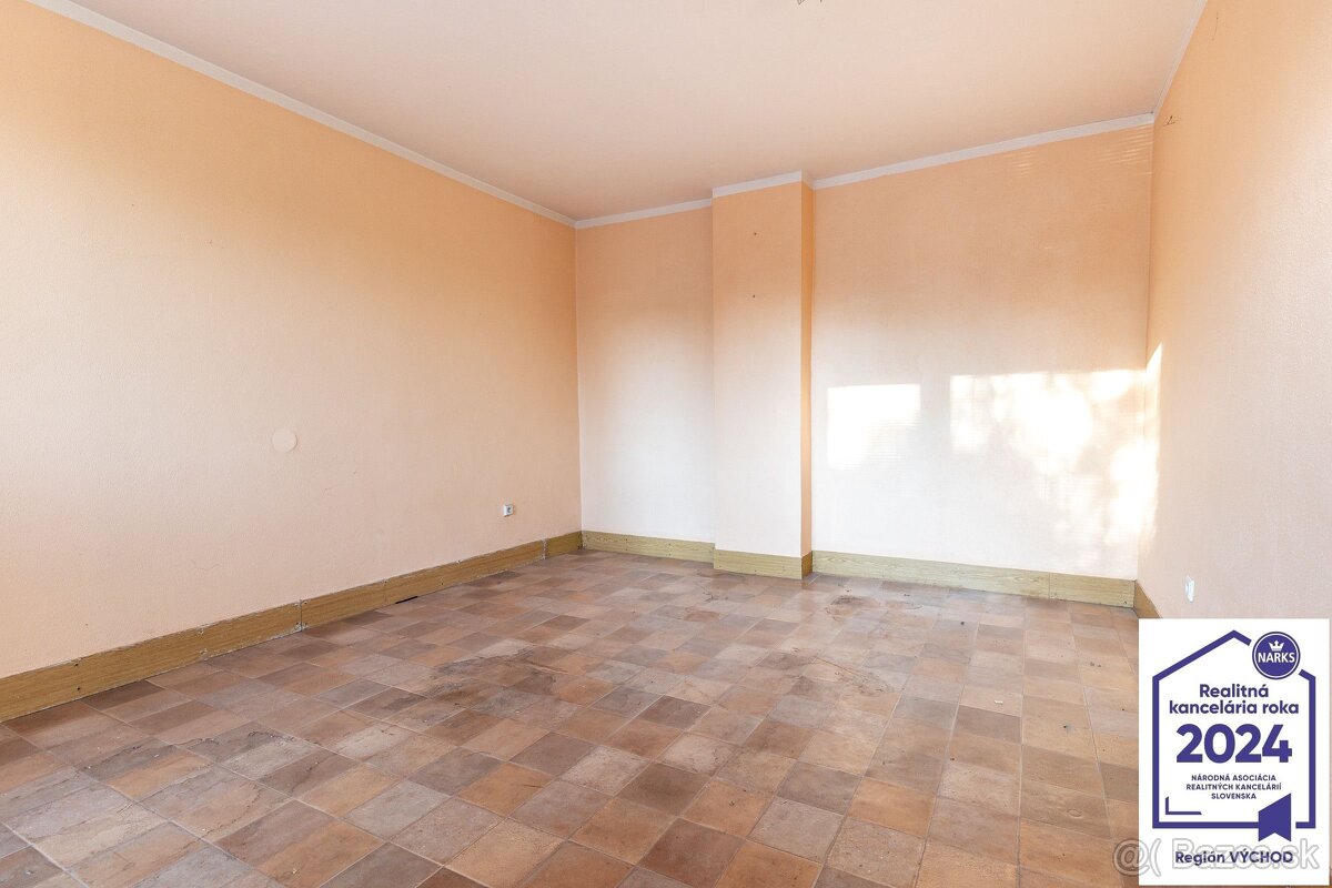 5 izbový rodinný dom, Košice–Západ, Terasa - 8