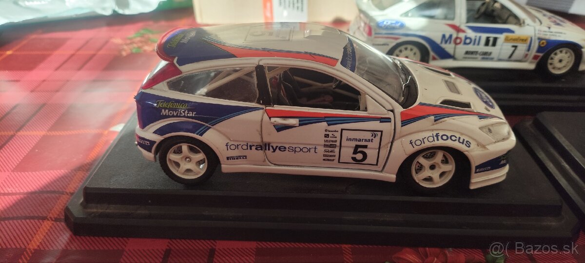 Modely Burago 1/24 escort focus - 8