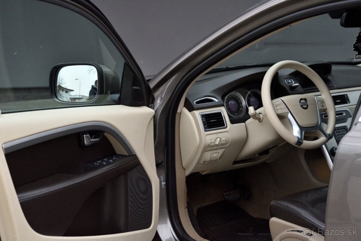 VolvoXC70 D4…A/T Summum.. - 8