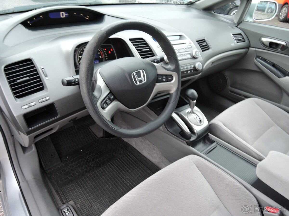 Honda Civic sedan 1,8 i-VTEC Aut. Šíbr 2006 - 8