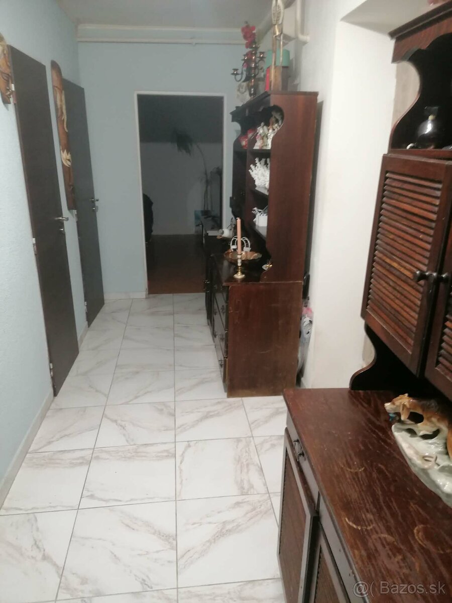 priestranný 2-izbový byt - 8