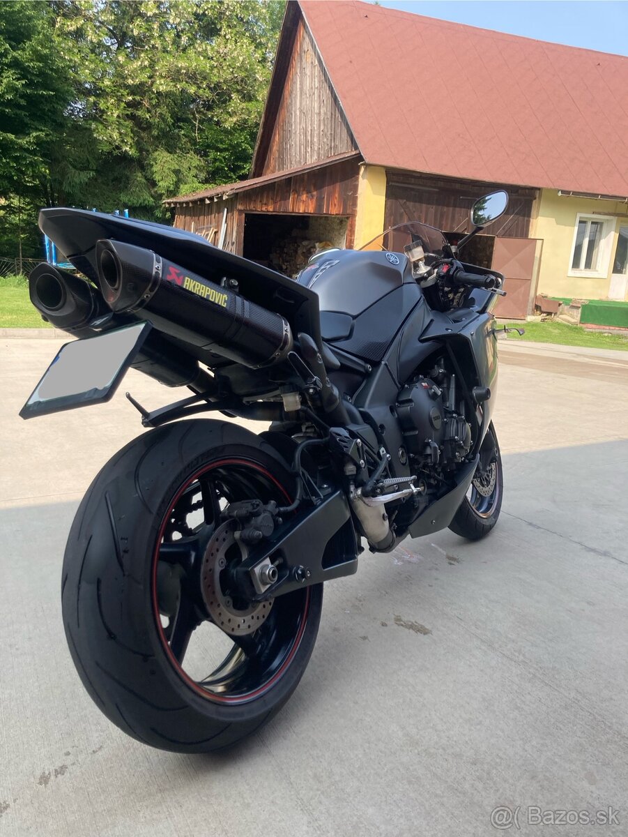 Yamaha R1, Big Bang, Facelift - 8