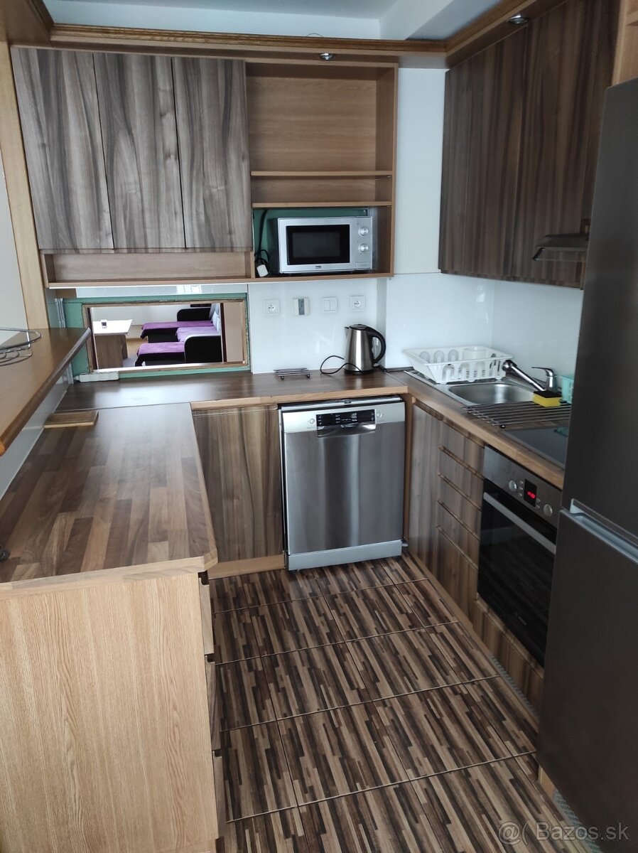 3-izbový byt 90 m² s dvomi balkónmi a krbom – Čierne (Vyšný - 8