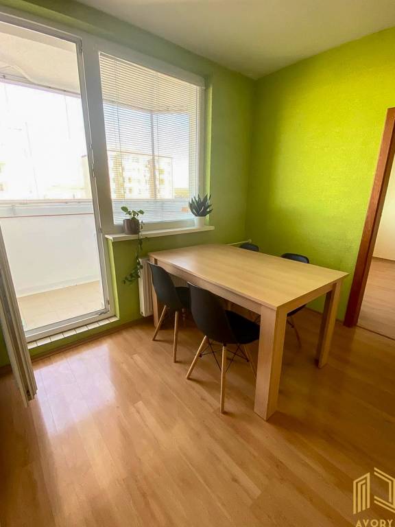 NA PRENÁJOM 3 - IZB. BYT, LOGGIA, SENICA, L.NOVOMESKÉHO - 8