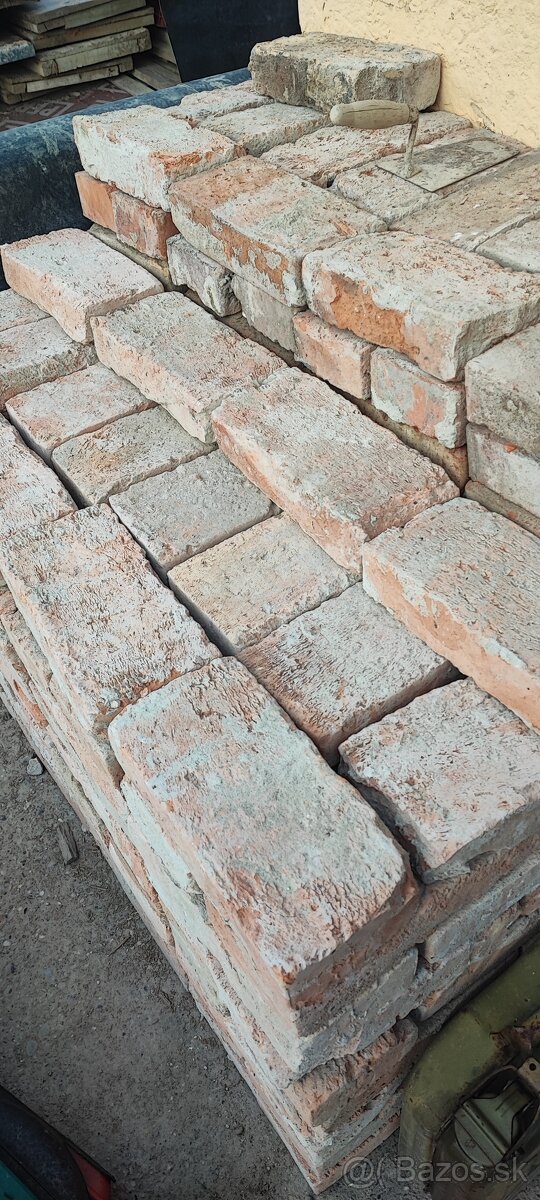 Šamotove tehly, staré tehly, značene - 8