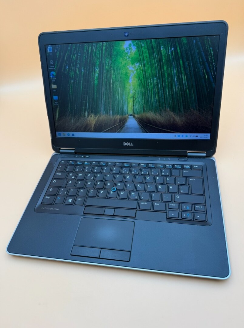Dell Latitude E7440 / i5 / 8GB RAM / SSD / Win 11 Pro - 8