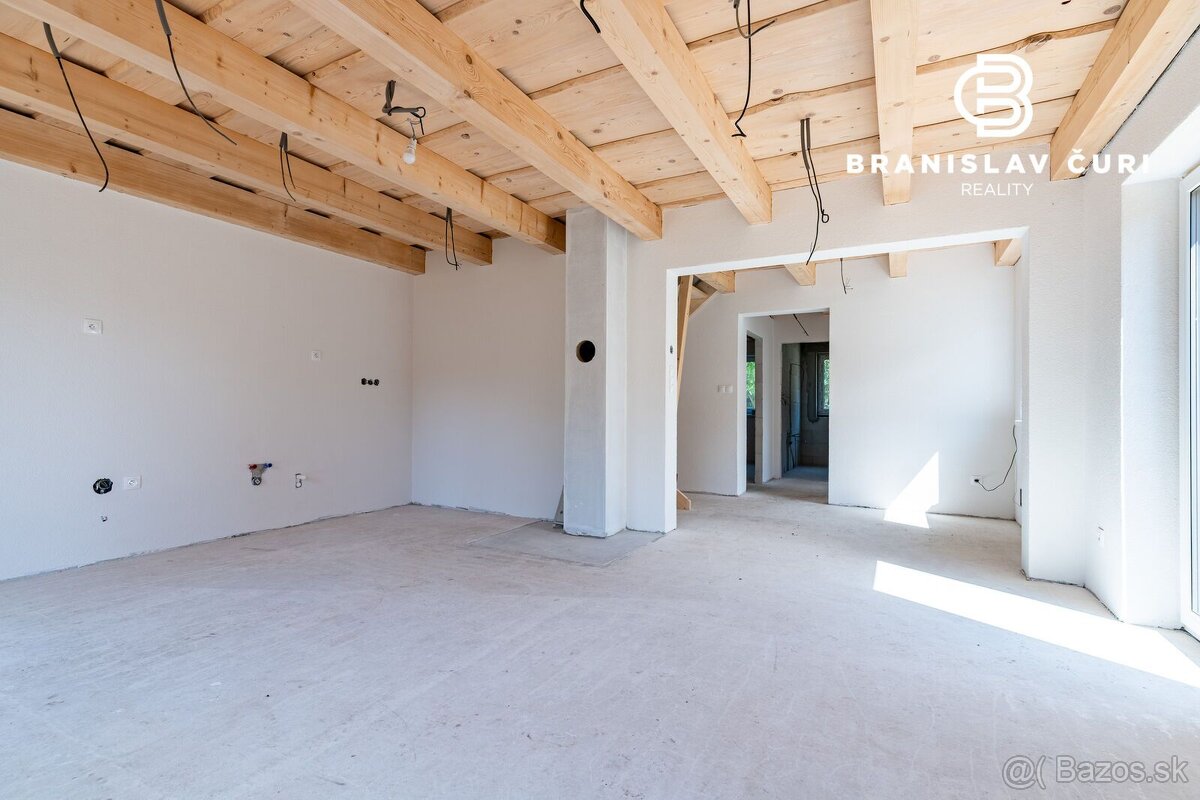 NA PREDAJ RODINNÝ DOM V OBCI PROSIEK - 8