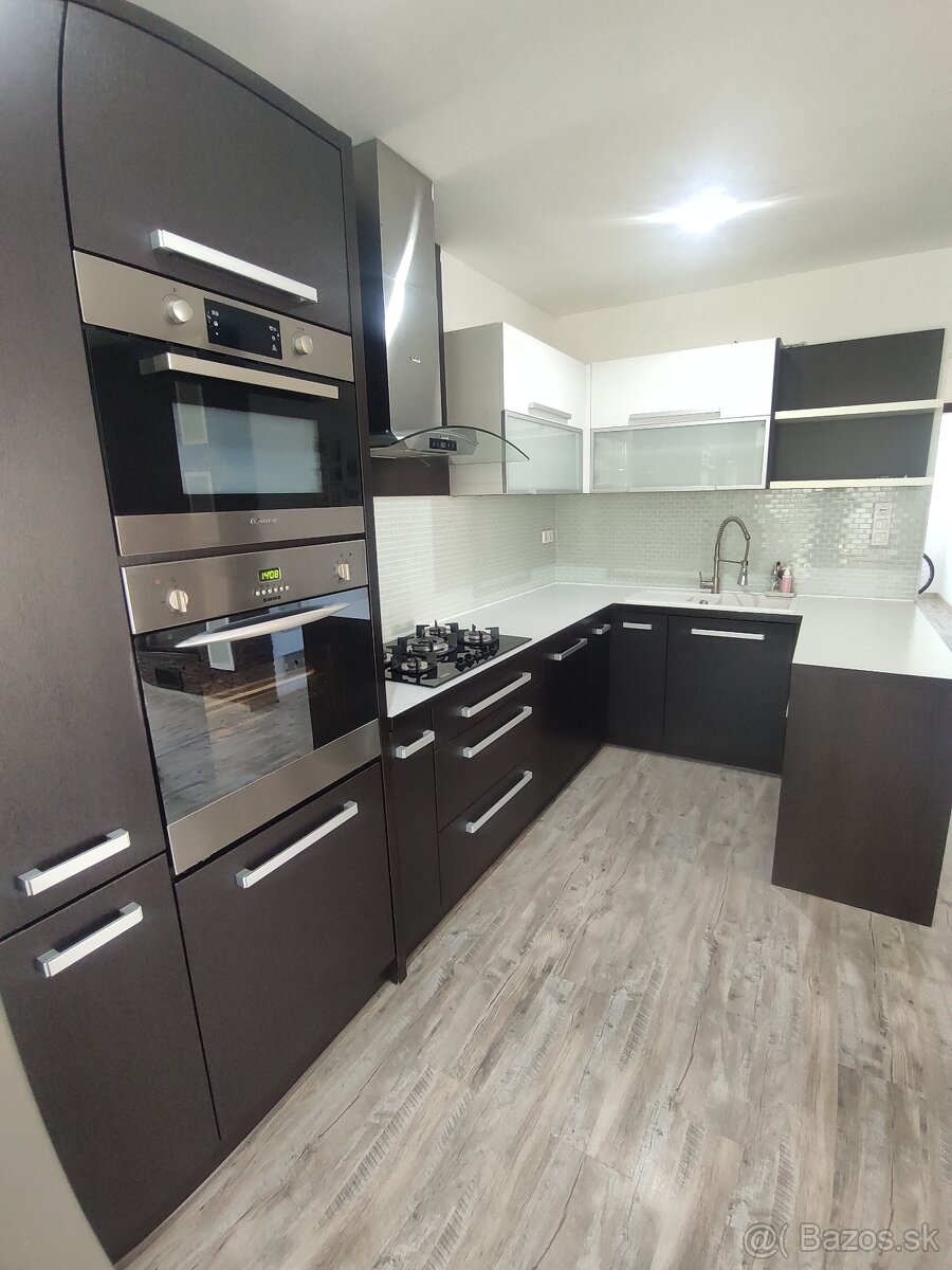 4 - izbový rodinný dom, veľký pozemok 583 m², garáž, Rajka - 8