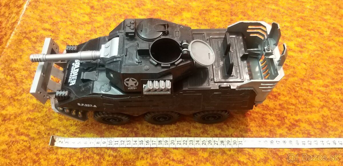 Tank, lod, obrneny transporter - 8