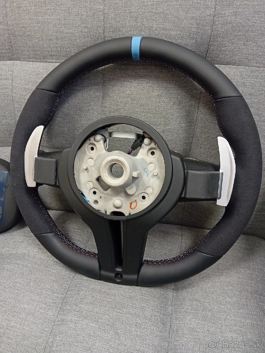 Športový alcantara BMW volant - 8