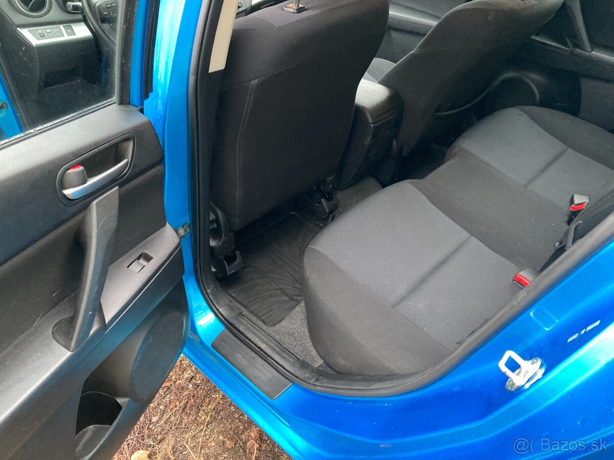 Mazda 3 1.6 i 16V GTA 77 kW BENZÍN - 8