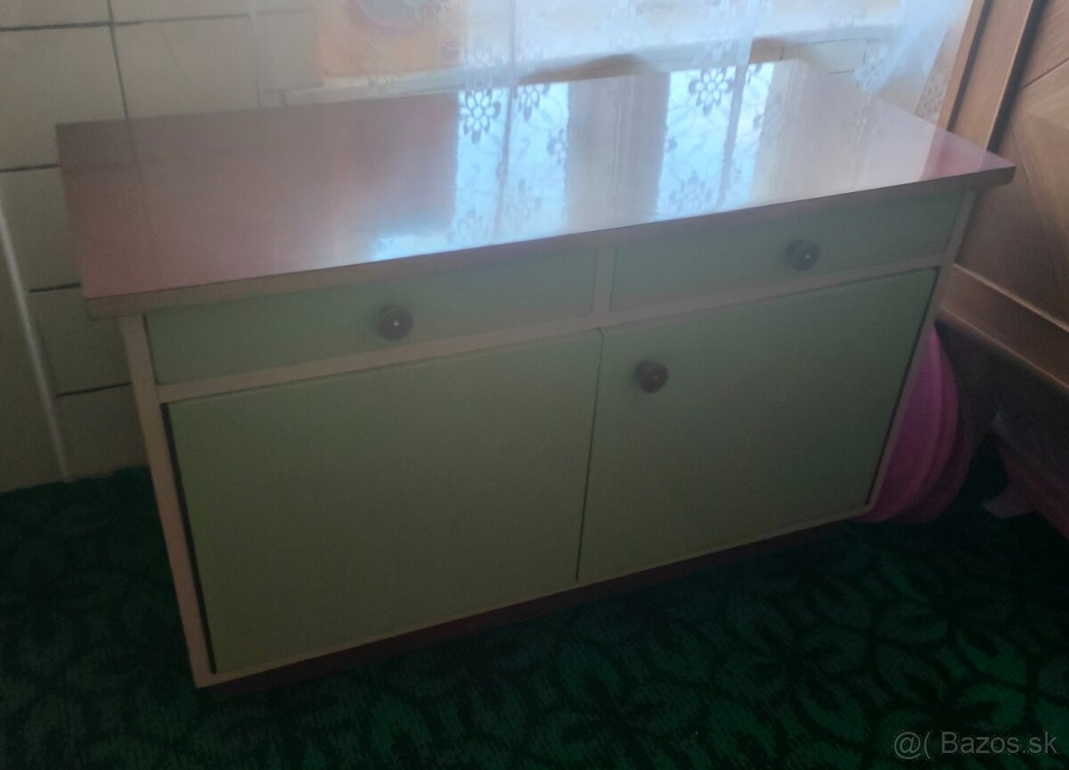 Retro nábytok / kuchyňa : kredenc + truhlica - 8