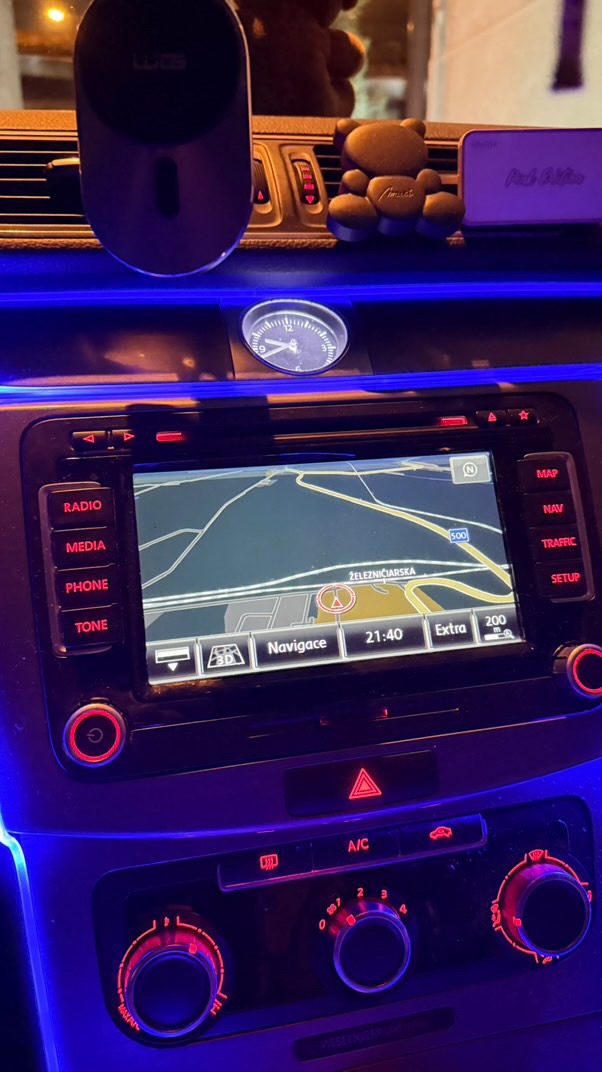 Predám autorádio RNS 510 - 8