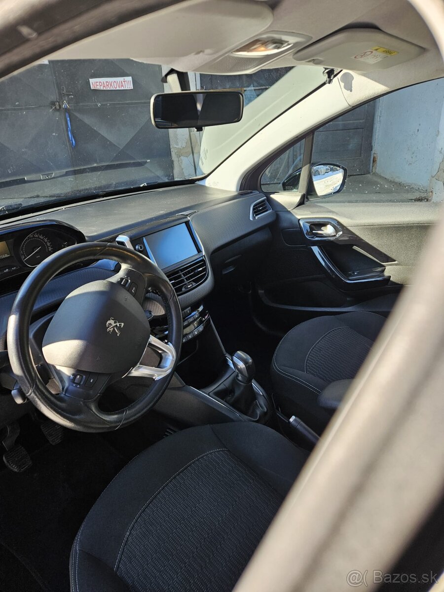 Predám Peugeot 208 - 8