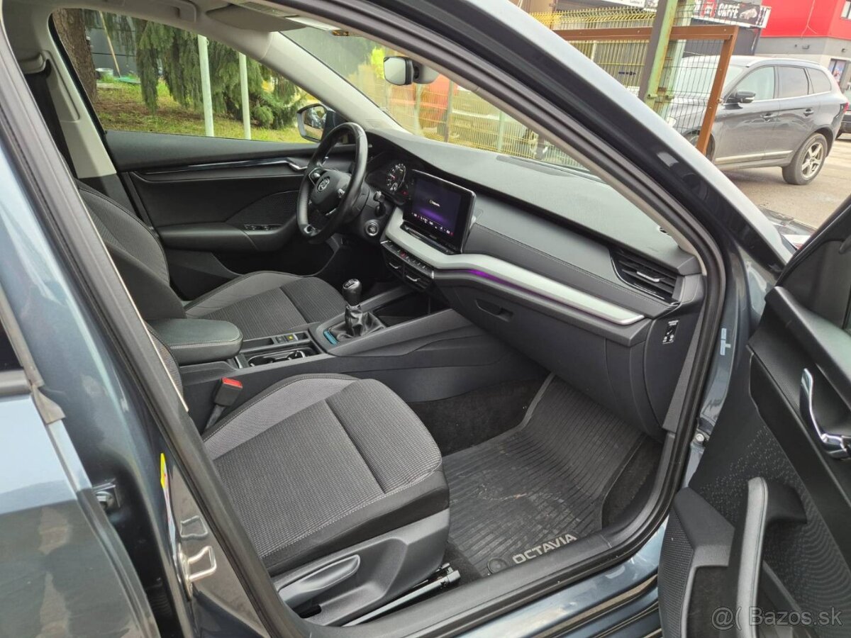Škoda Octavia Combi 2.0 TDI SCR Style - 8