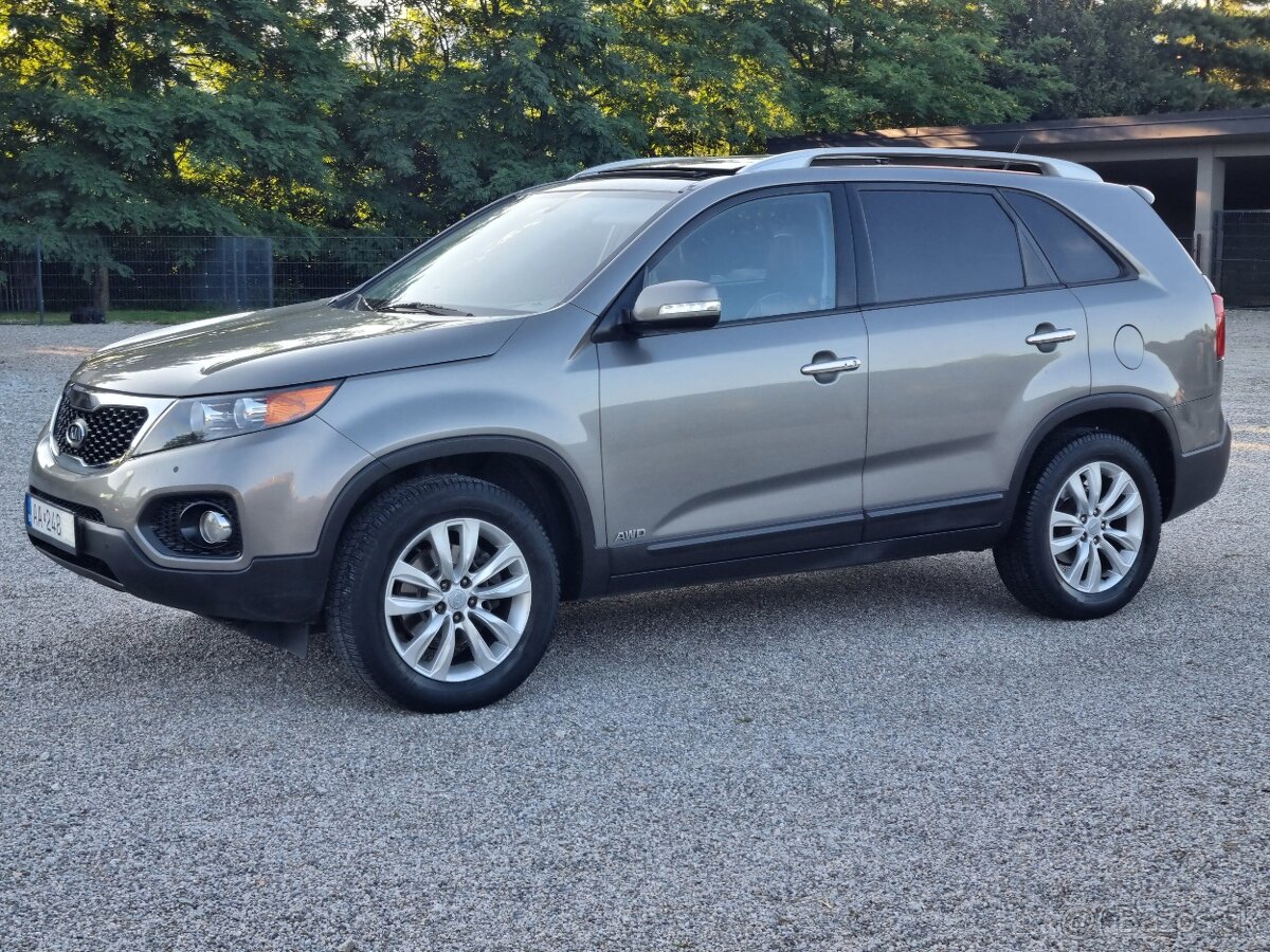 KIA SORENTO 2,2CRDi 4x4 7MIESTNE - 8