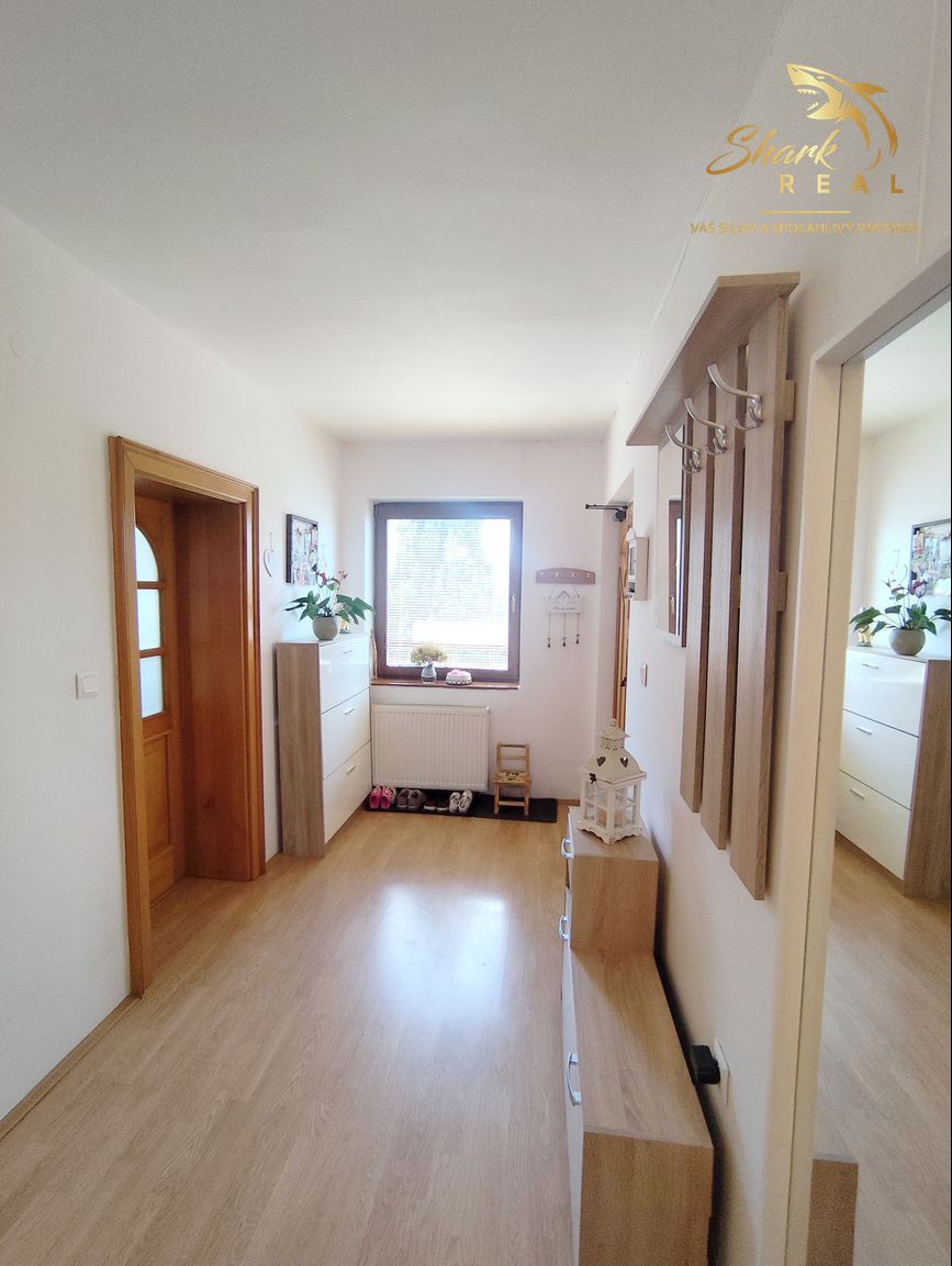 REZERVOVANÉ - Nová cena Výnimočný dvojgeneračný dom na pred - 8