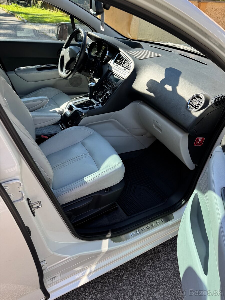Peugeot 5008 - 8
