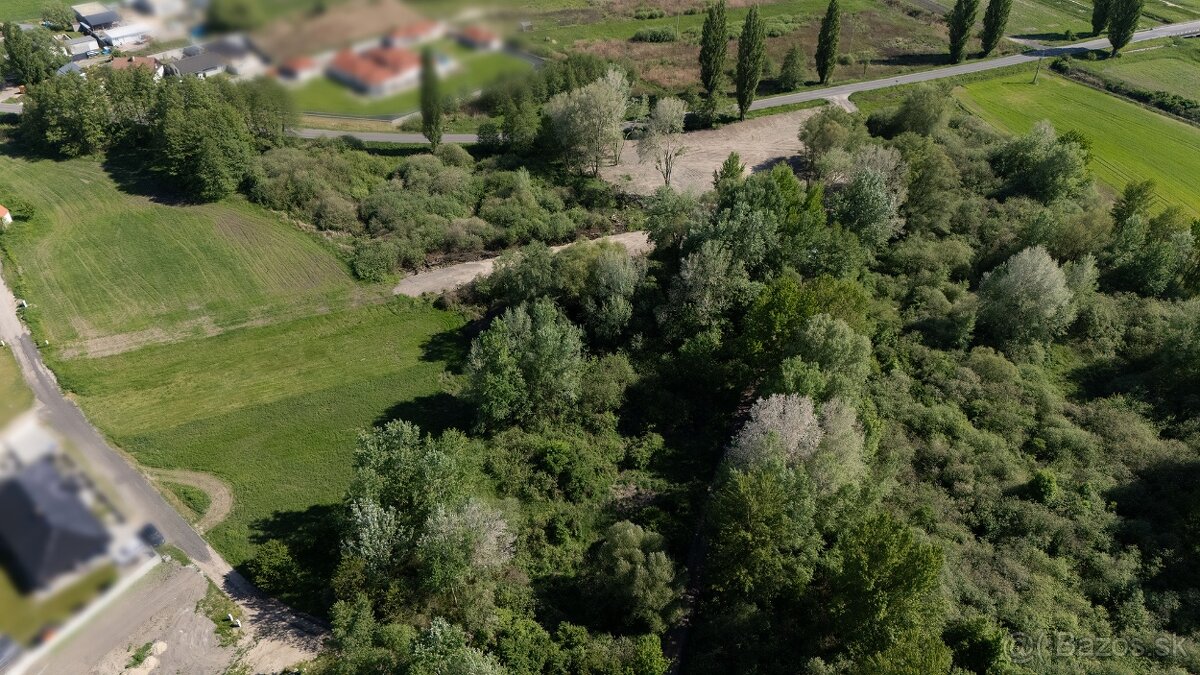 Veľký stavebný rožný pozemok Malé Leváre - 8