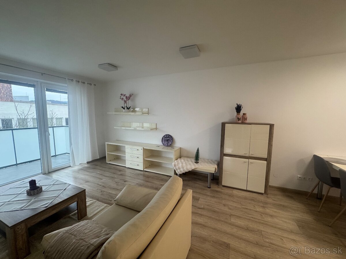 Ponúkame do prenájmu 3-izbovy byt - 8