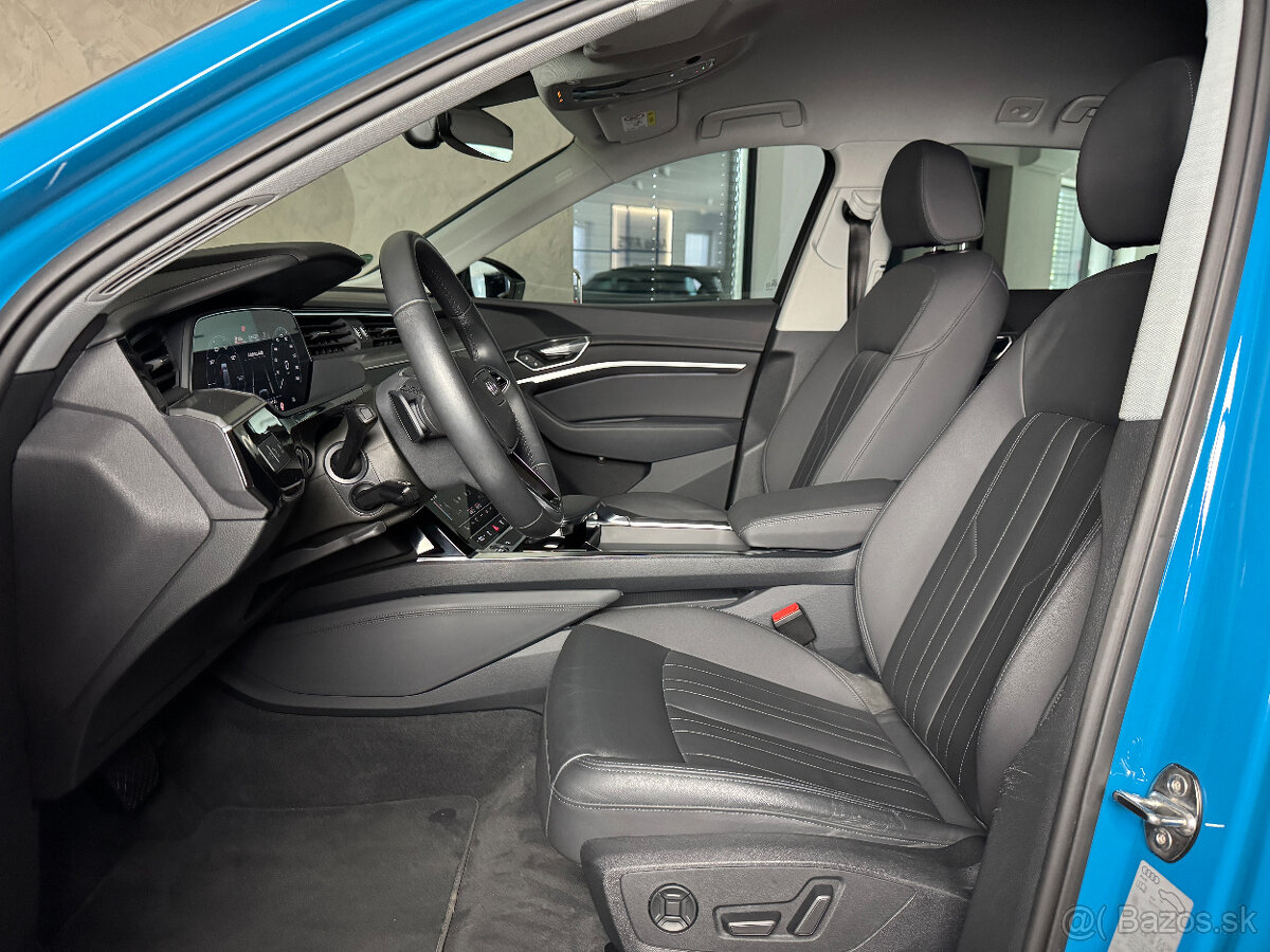Audi e-tron 55 300KW S-Line Panorama - 8