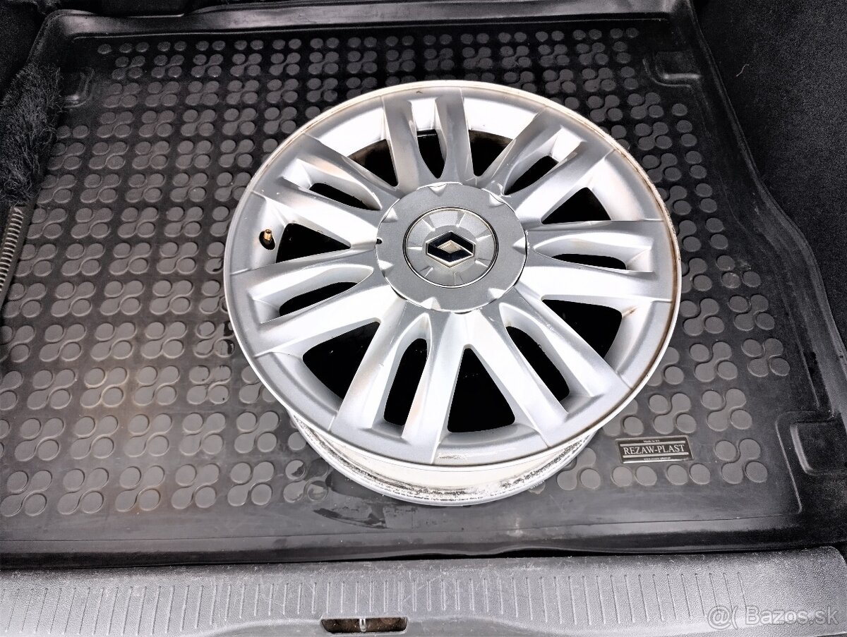 Renault Mégane Scénic - 8