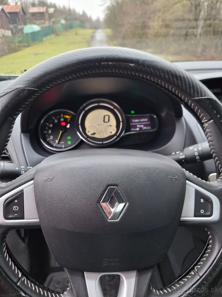 Predám renault fluence 1.6 benzin - 8