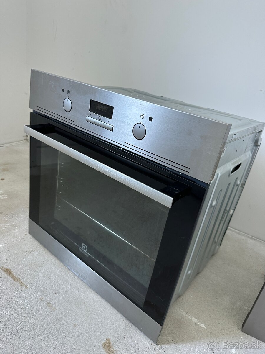 Vstavané kuchynské spotrebiče a práčka - 8