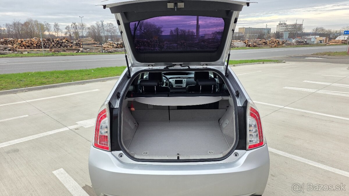 Toyota PRIUS 3 Hybrid Executive 11/2012 - 8