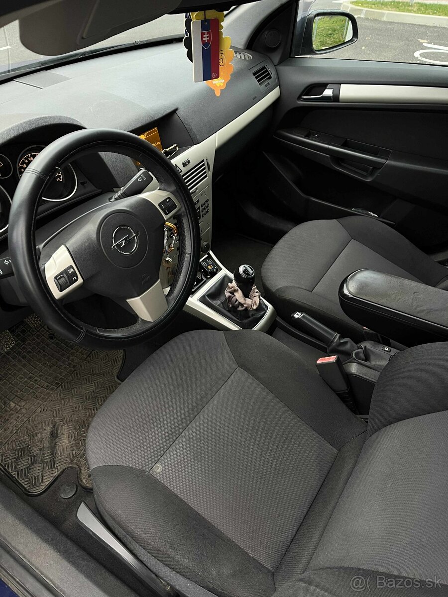 Opel astra H 1.9CDTI - 8