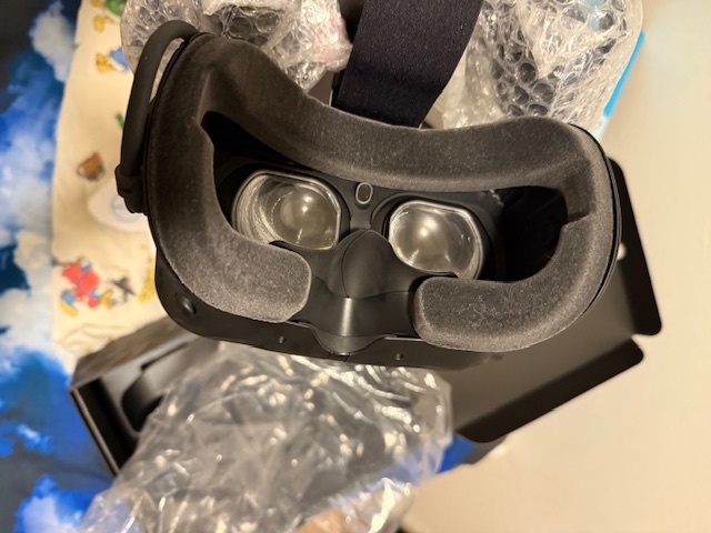 HTC Vive pro 2 + 1TB HDD + VR hry - 8