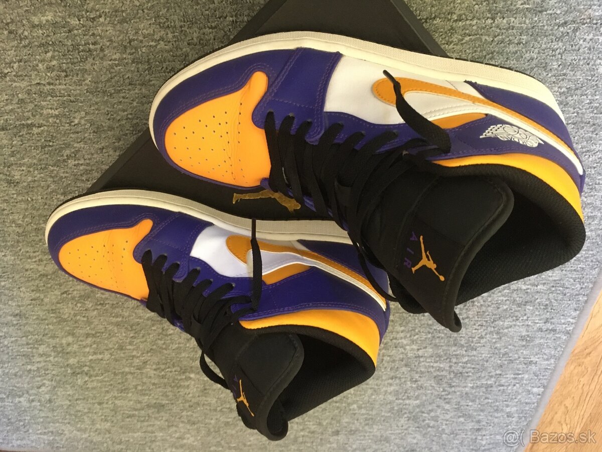 Air Jordan 1 Mid - 8