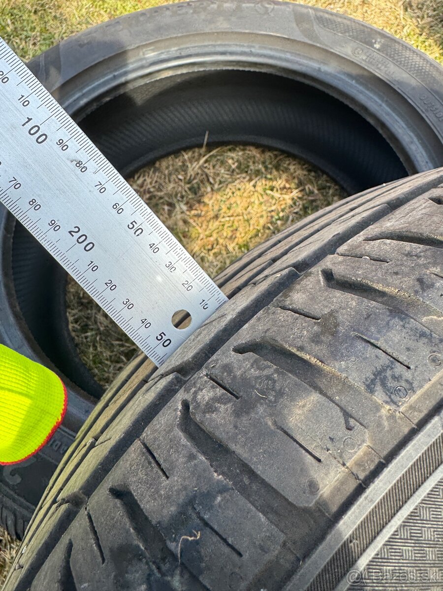 Predám Letné pneu Michelin r17 a Semperit r17 - 8