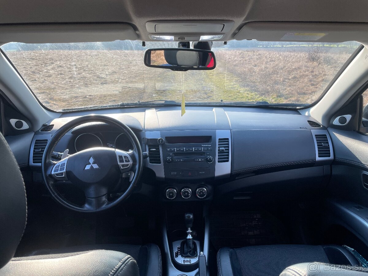 Predám MITSUBISHI Outlander - 8
