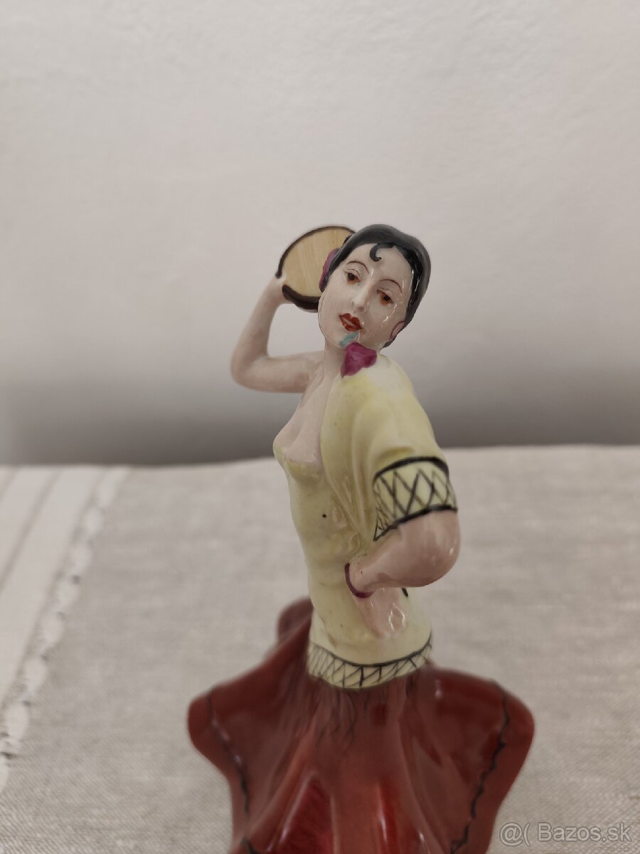 Royal dux tanečnica s tamburínou porcelánová soška - 8