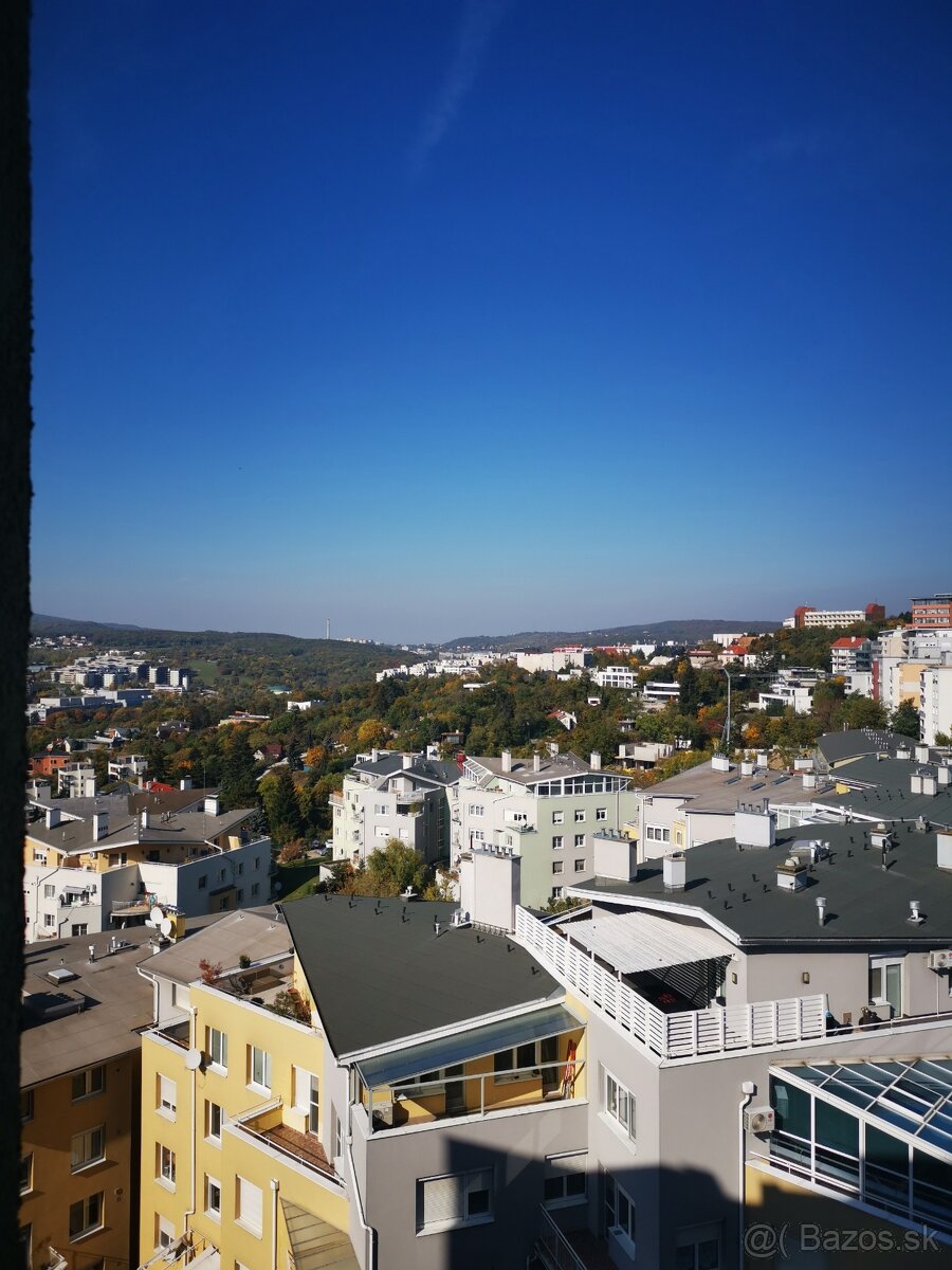 2i.byt 75m, Svetlá ul.,pri Horskom parku, loggia, výhľad,TOP - 8