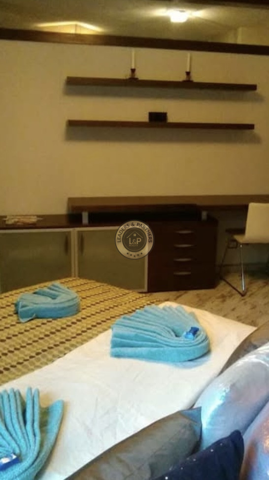 Veľký 3- izbový byt v centre - 8