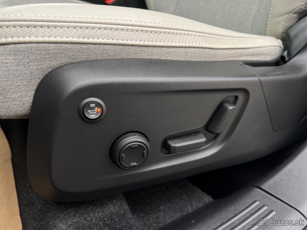 Volvo XC40 D3 Momentum AWD A/T - 8