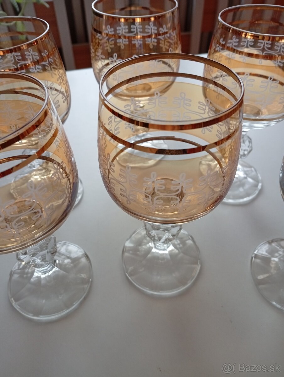 Poháre na stopke - 8
