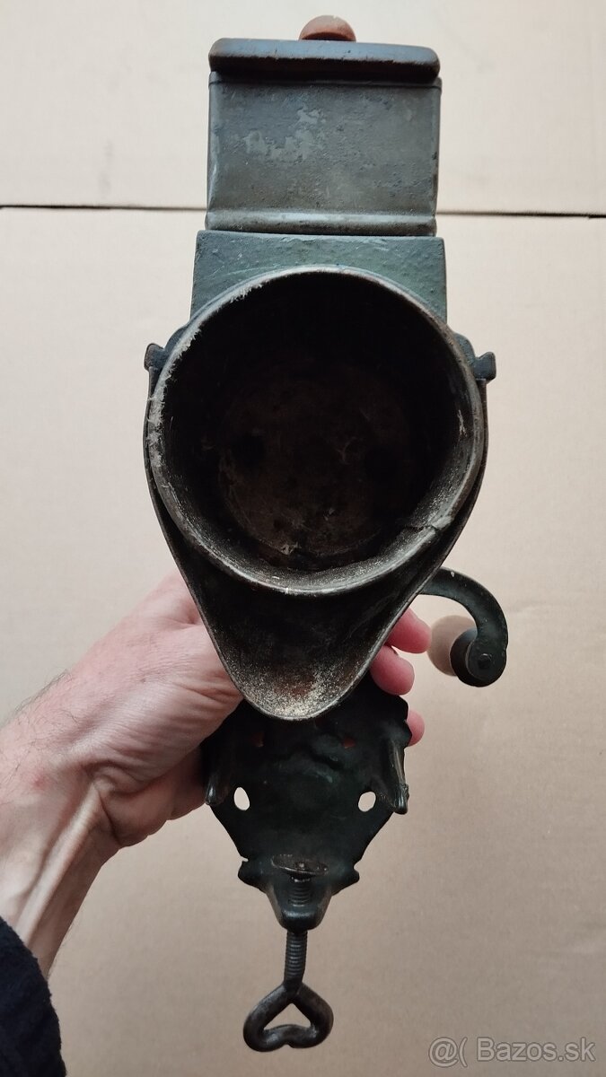 Velmi starý zdobený mlýnek na strouhanku EXCELSIOR - 8