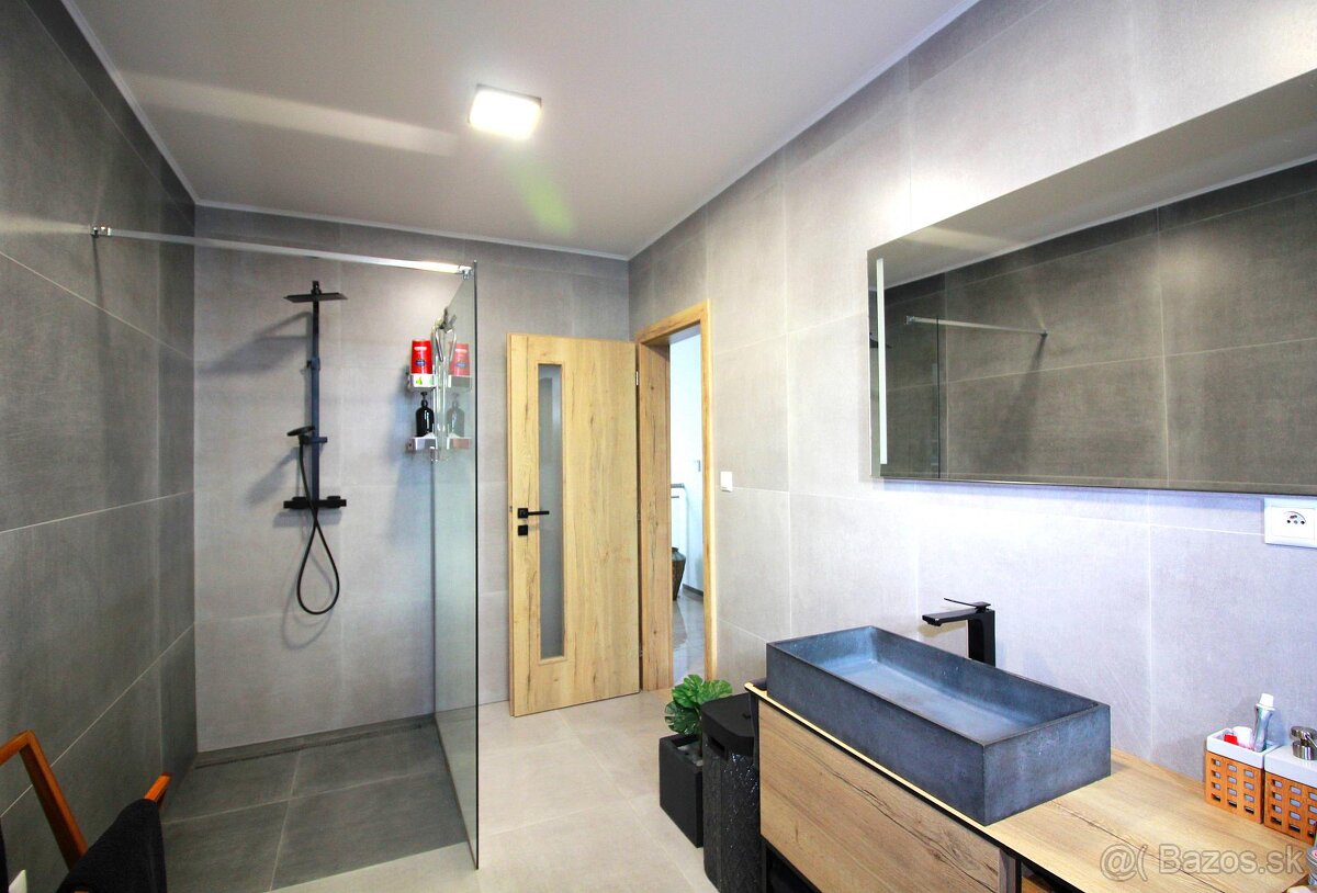 TOP PONUKA - Luxusný, zariadený, slnečný rodinný dom v - 8