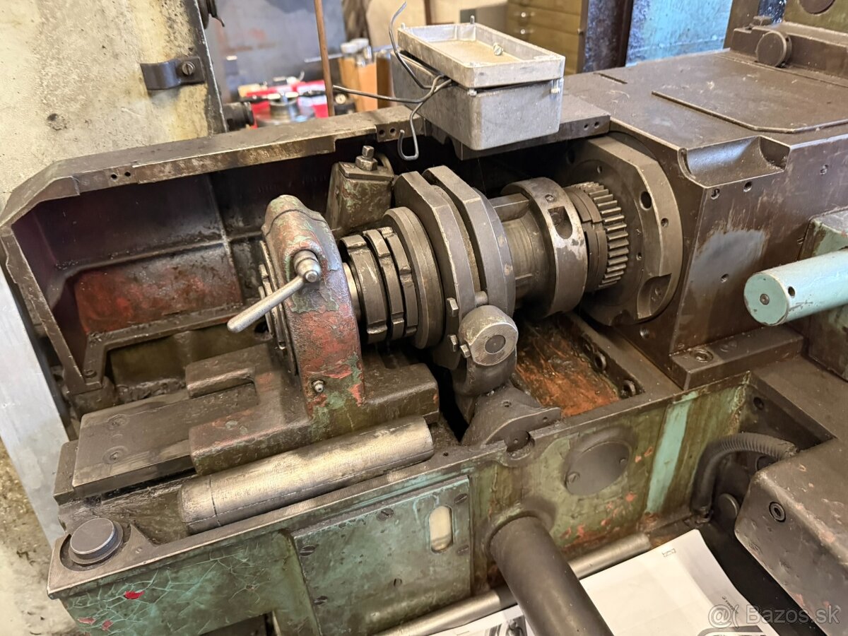 Sústružnícky automat MAS A 40B - 8