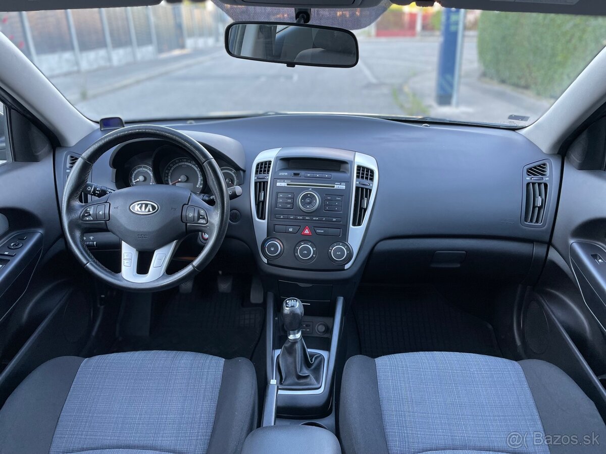 Kia Ceed SW 1.4 CVVT, 2011, 1. Majiteľ - 8
