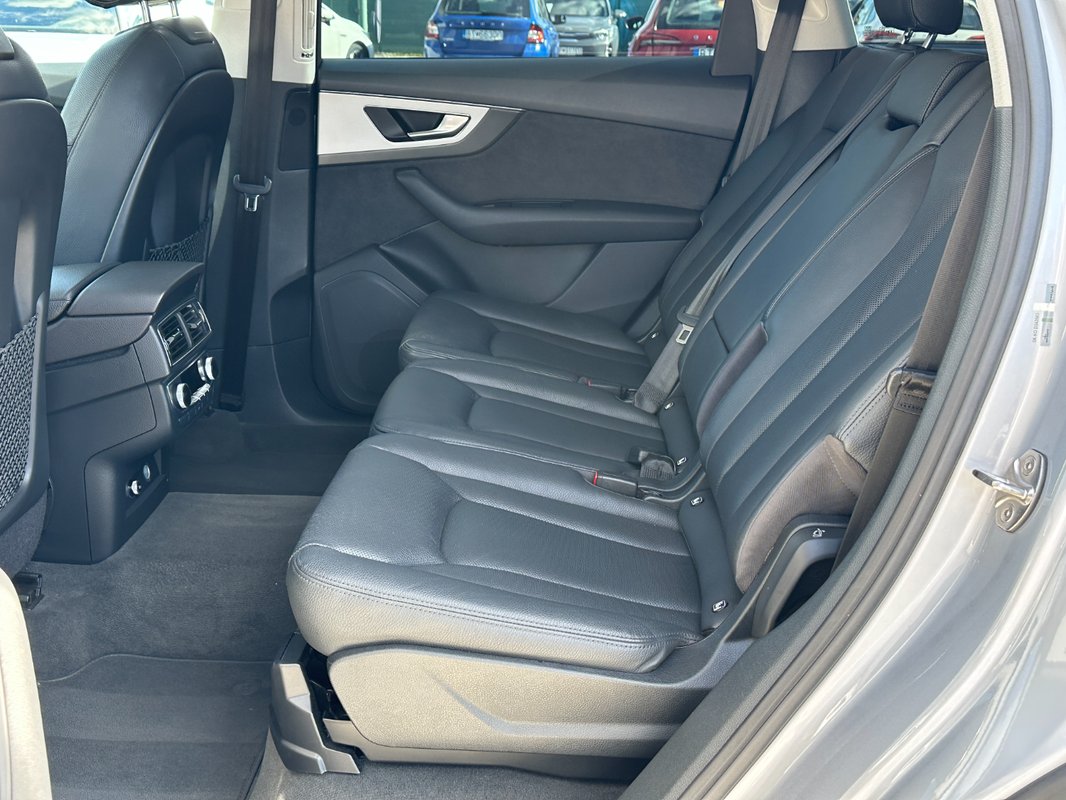 Audi Q7 3.0 TDi V6 Quattro AT/8 - 8