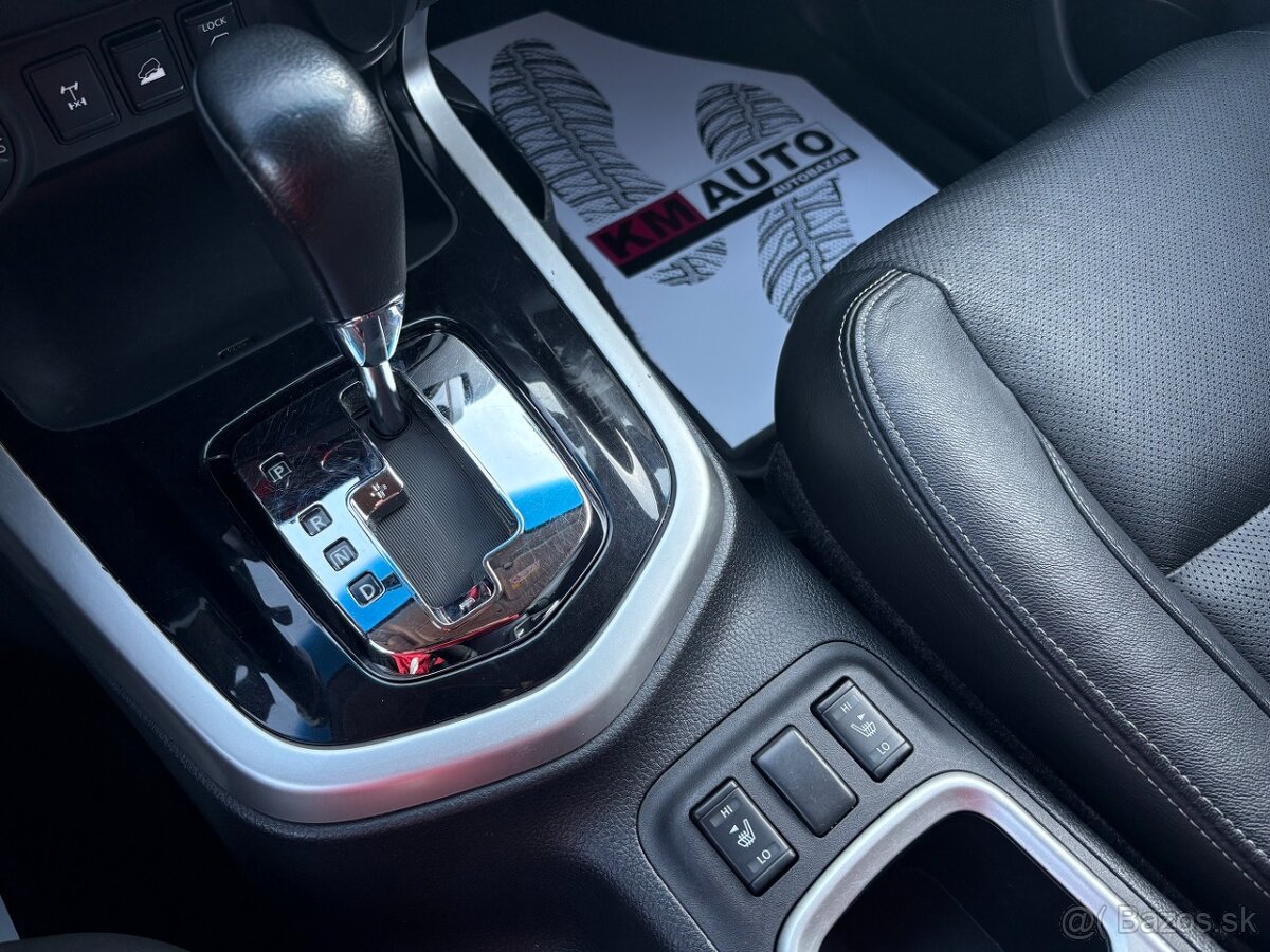 Nissan Navara DoubleCab dCi 190 Tekna A/T - 8