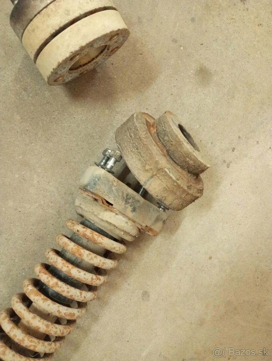 Rozpredám Jeep Cherokee KJ 2.5, 2.8crd - 8